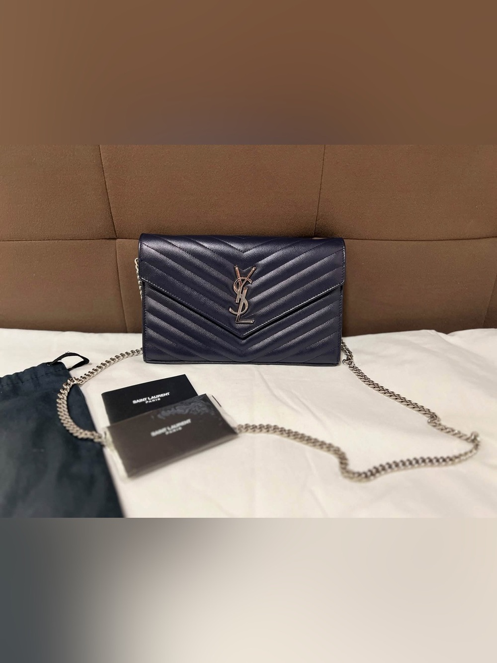 YSL Navy blue Saint Laurent
Grain de Poudre Chevron
Cassandre wallet on chain